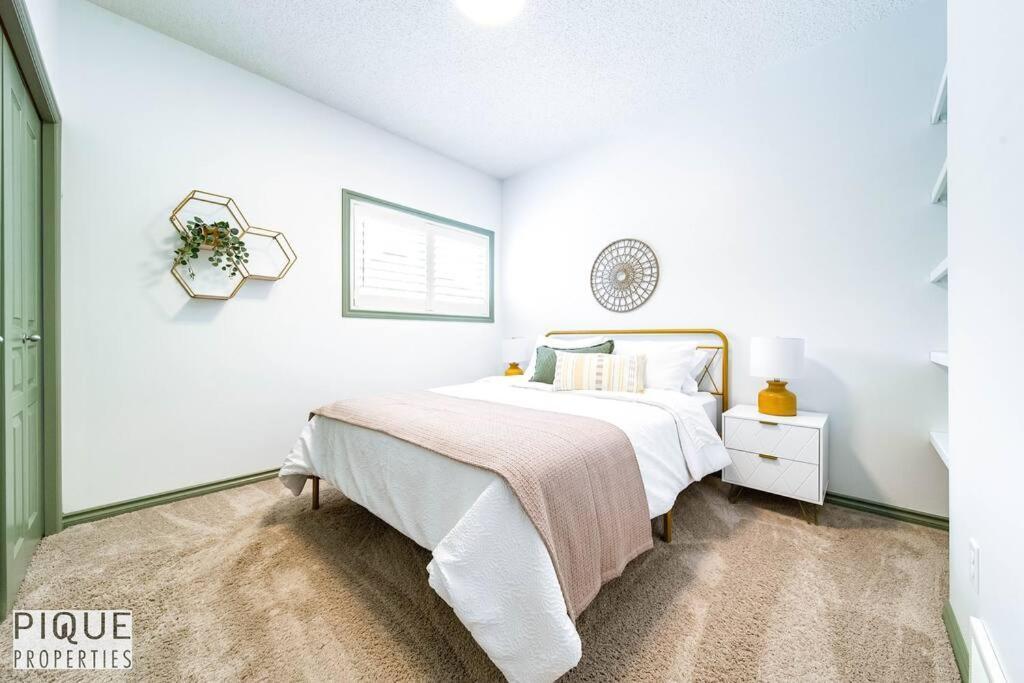 Spacious Bright - Sleep 2 - Long - Nflx&wifi Apartment