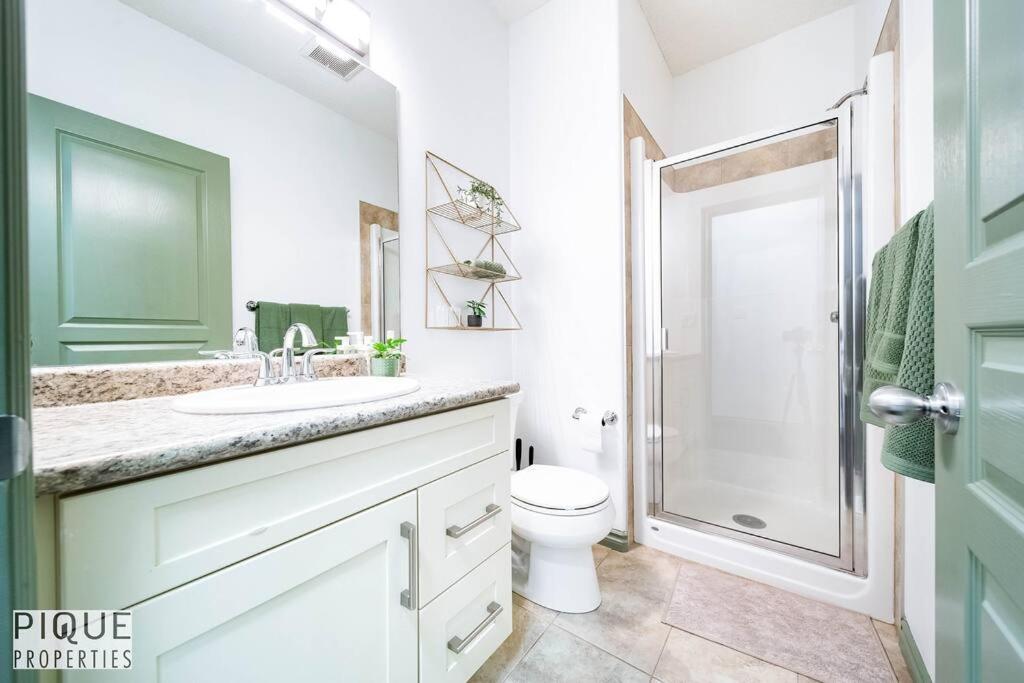 Spacious Bright - Sleep 2 - Long - Nflx&wifi Apartment *