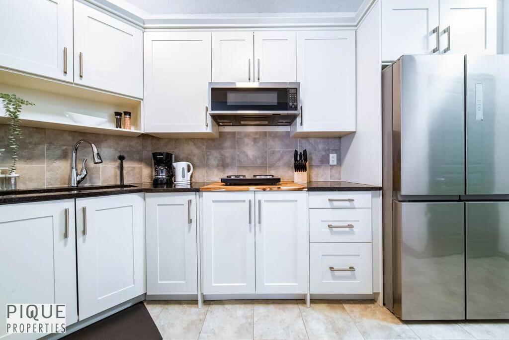 Spacious Bright - Sleep 2 - Long - Nflx&wifi Apartment *