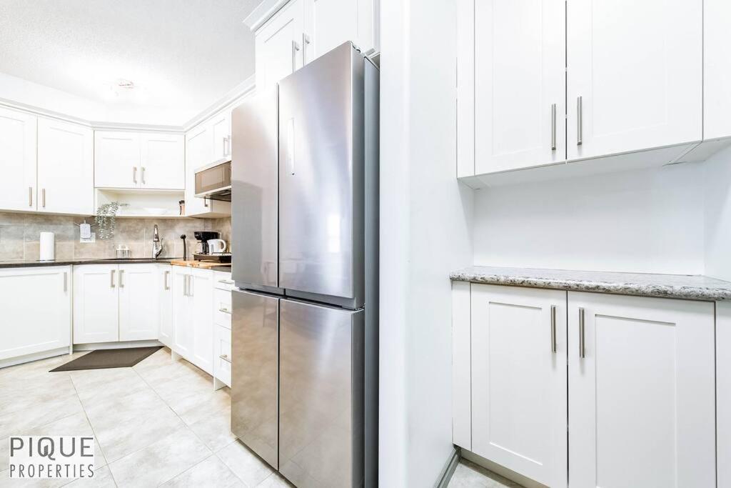 Apartment Spacious Bright - Sleep 2 - Long - Nflx&wifi Edmonton